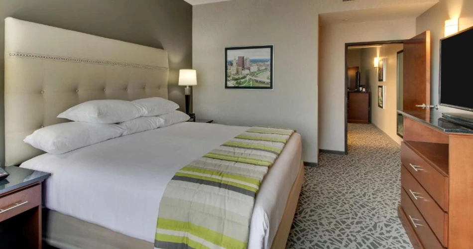 Explore Columbus in Style: Top-Rated Hotels Near Nationwide Arena for Every Budget
